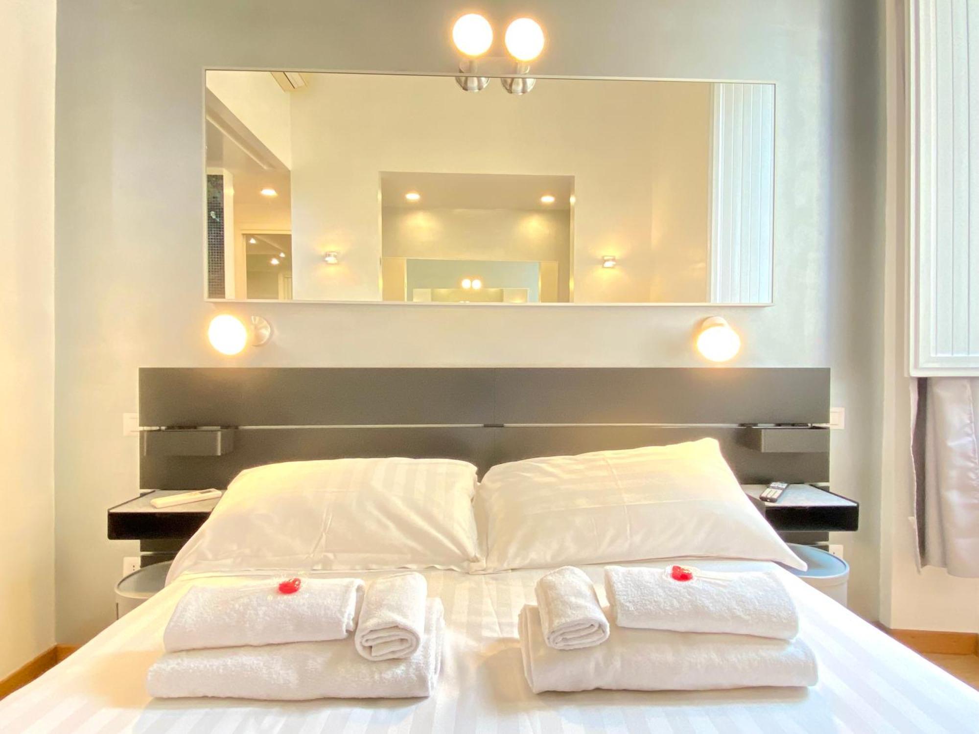 Kiss Me Rome Luxury Rooms, Rome